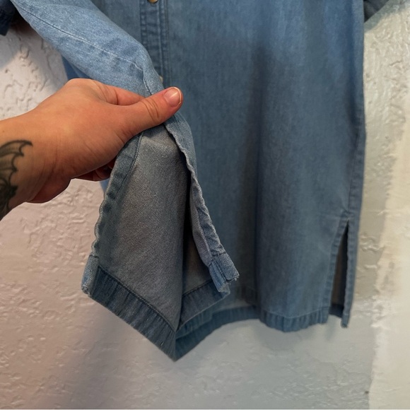 Vintage 90’s lightweight denim short sleeve button up with bird embroidery - Picture 6 of 8